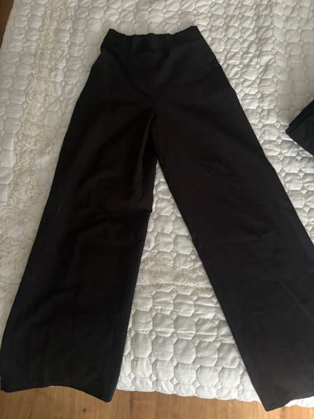 Брюки черные