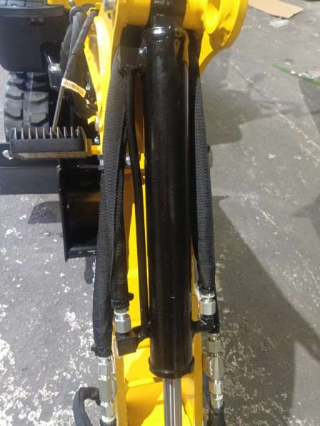 Мини-экскаватор Komatsu PC-08 в Владивостоке фото 7