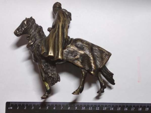 Скульптура араб на коне бонза в фото 5