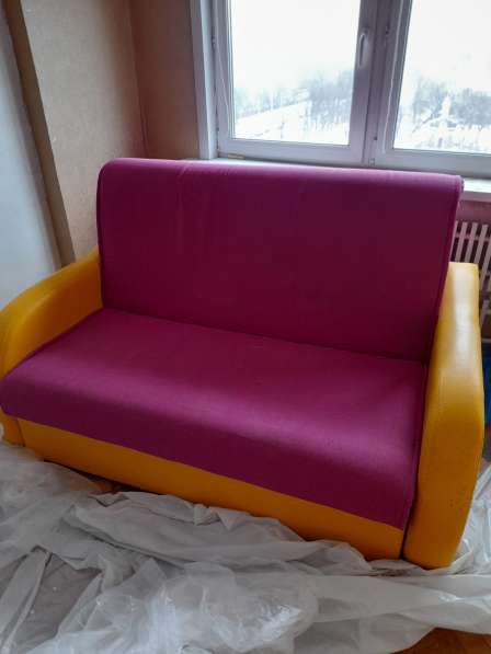 Продам раскладной диван БУ в Москве