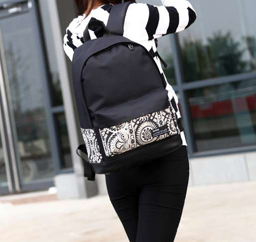 Рюкзак черный городской с белым орнаментом на кармане в фото 4