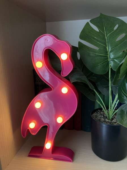 Светильник в форме фламинго