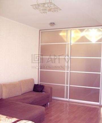 Сдам комнату в Санкт-Петербурге. Жилая площадь 58 кв.м. 