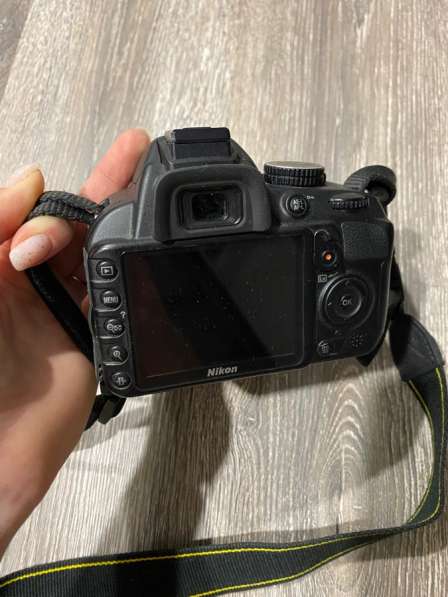 Зеркальный фотоаппарат Canon D3100