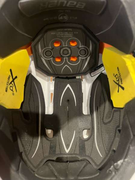 Шлем детский хоккейный в Санкт-Петербурге