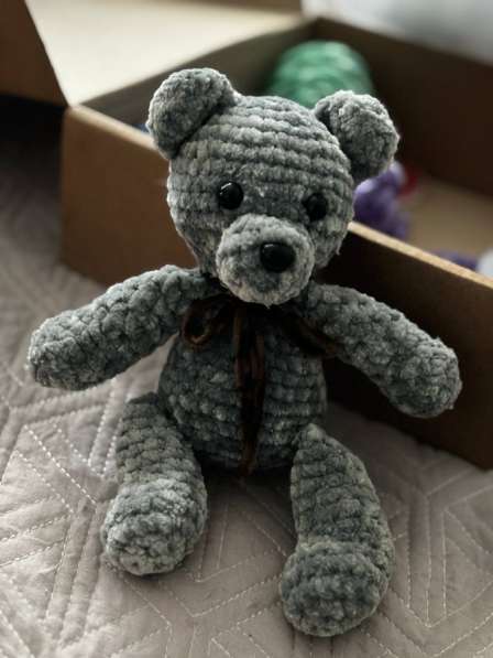 Ручная работа(мишки связанные крючком) в Омске фото 3