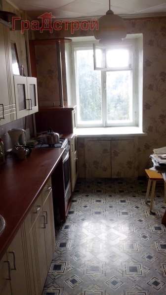 Продам двухкомнатную квартиру в Вологда.Жилая площадь 53 кв.м.Этаж 4.Есть Балкон.