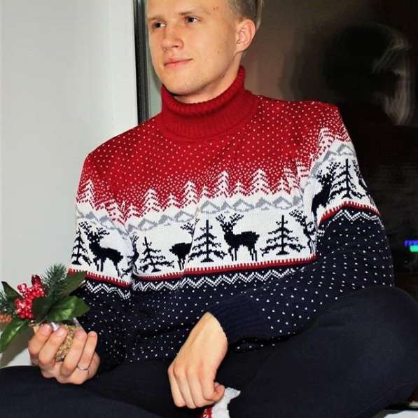Новогодний свитер с оленями в Челябинске фото 3