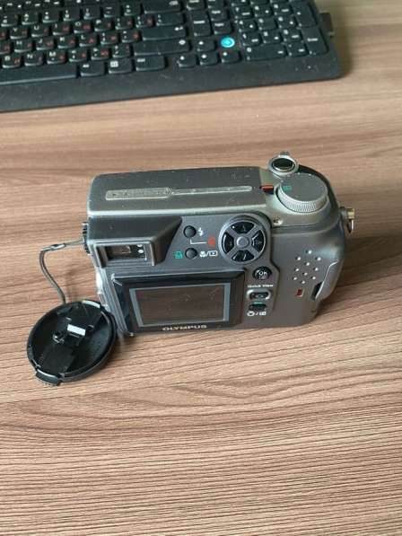 Фотоаппарат Olympus C-4000 (2005) + сумка. 3 карты памяти (1
