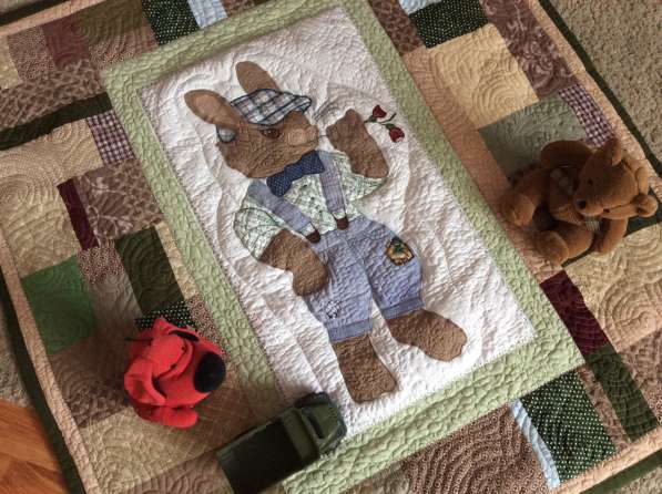 Лоскутное одеяло-покрывало «Мальчик-зайчик» в Омске фото 4