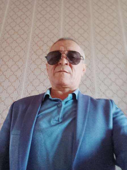 Аловутдин, 60 лет, хочет пообщаться