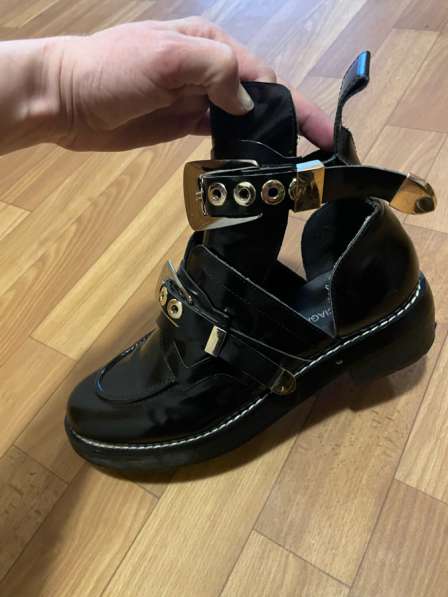 Ботиники женские Balenciaga