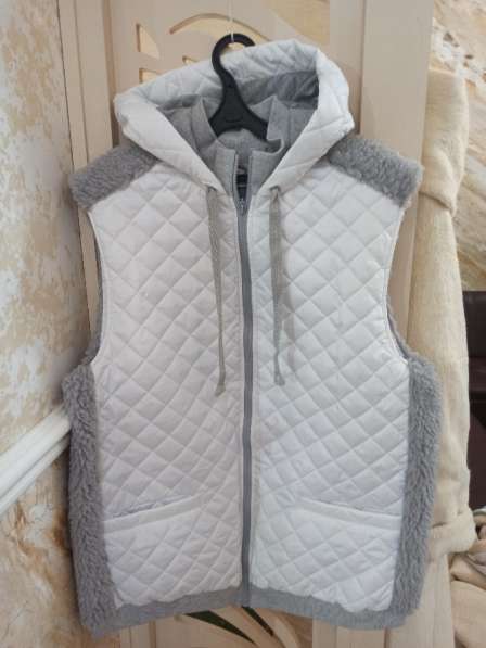 Продаётся жилет в Краснодаре