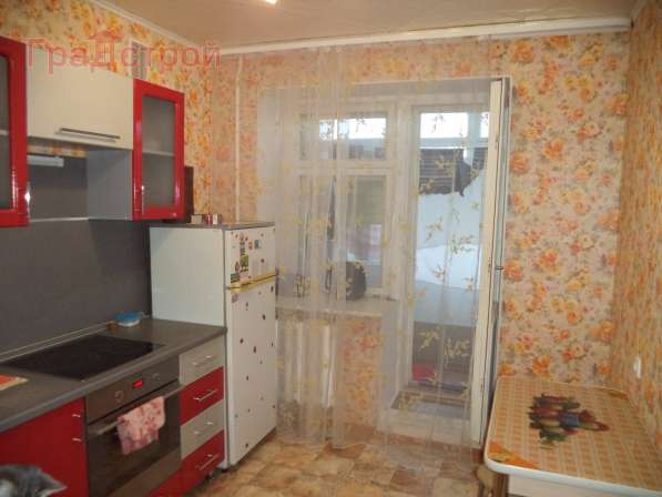 Продам двухкомнатную квартиру в Вологда.Жилая площадь 49,50 кв.м.Дом кирпичный.Есть Балкон.