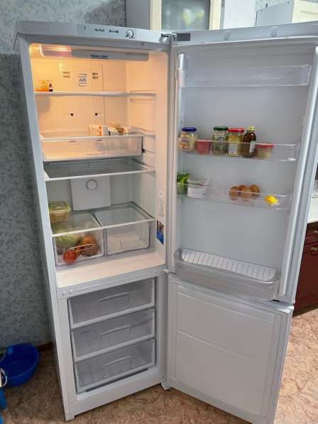 Продаю холодильник Indesit в Перми
