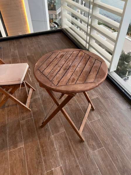Продам круглый столик деревянный, 100 AED