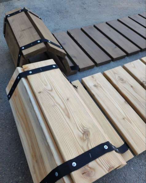 Садовая деревянная дорожка