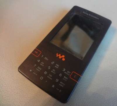 сотовый телефон Sony-Ericsson W950i