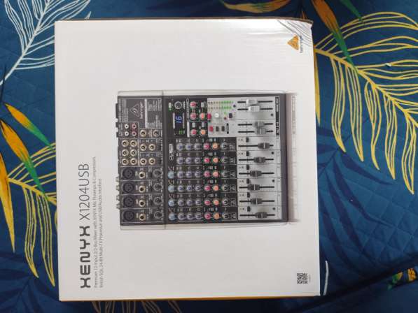 Микшер XENYX X1204USB