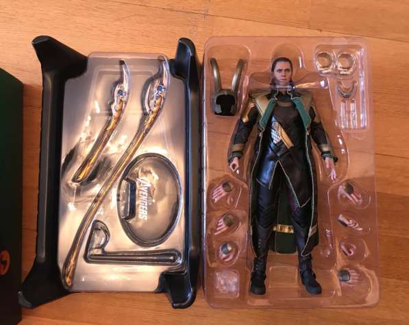 Hot Toys Avengers Loki, фигурка Локи, Мстители в Москве фото 4