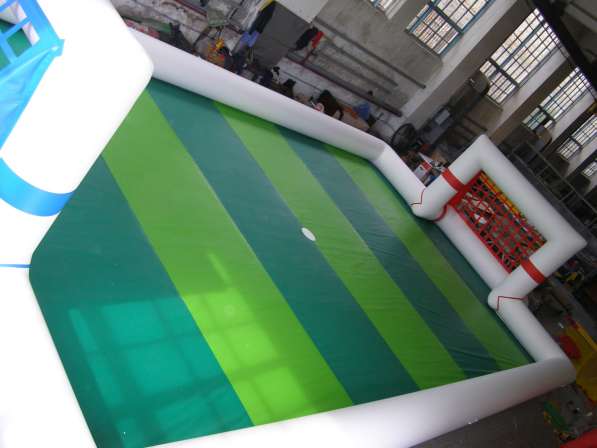 Надувной водный аттракцион Скользкий футбол (новый) в Симферополе фото 5