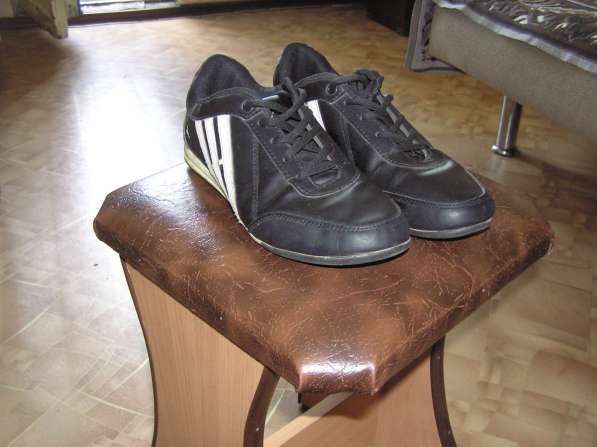 Продам туфли и кроссовки на мальчика р-р 38 в Красноярске
