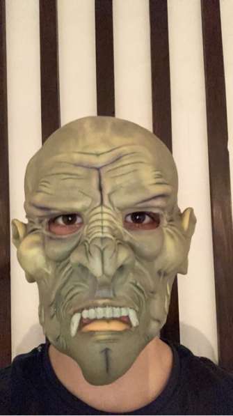 Продаю маска Хеллоуин подходит всем