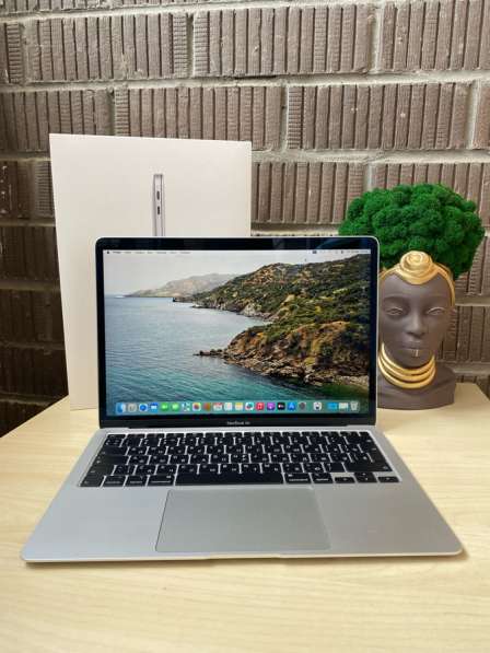 MacBook Air 13 2020 i3 8gb 256gb