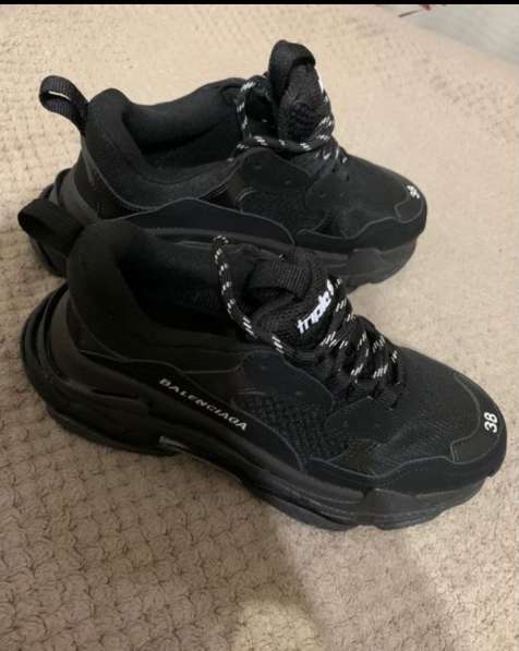 Balenciaga triple S в Казани фото 4