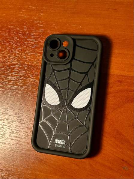 Чехол на айфон 14