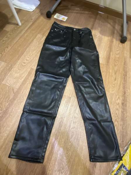 Кожаные брюки женские