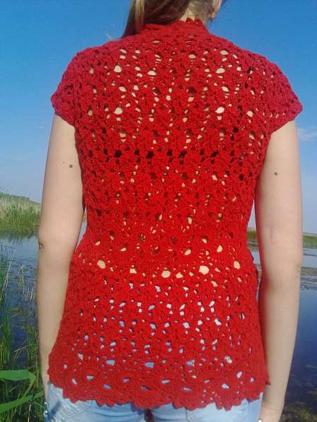 Красная вязаная блузка в фото 5