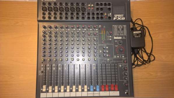 Микшерный пульт Soundcraft Spirit FX8