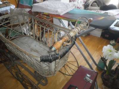 Старинная коляска в Москве фото 8