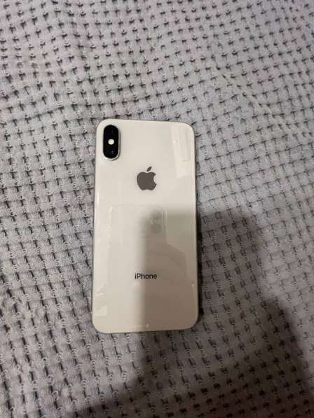 Продаю телефон. IPhone XS