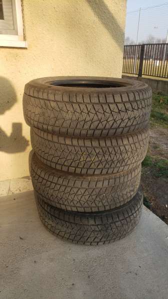 Шины зимние 215/60R17 BLIZZAK Winter tires