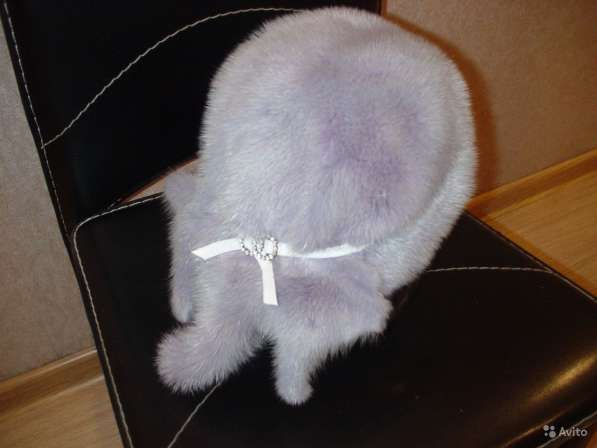 Модная демисезонная меховая шапочка из норки