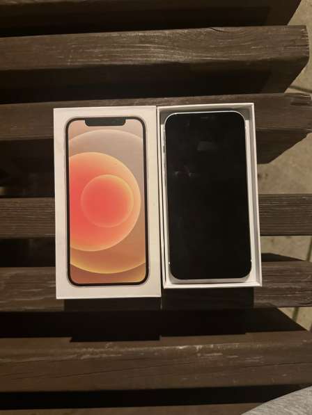 Айфон 12 в Москве фото 4