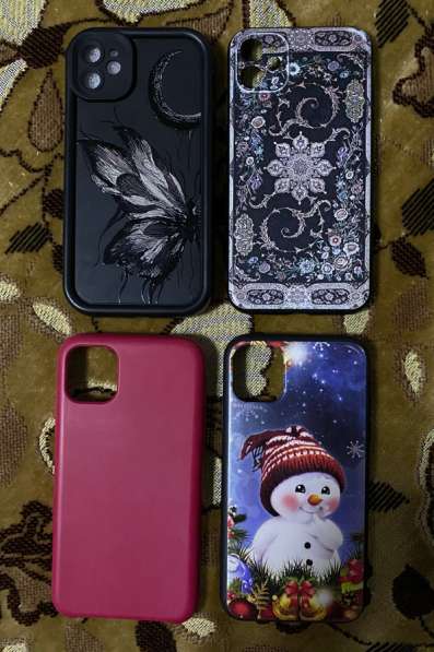 Чехлы на iPhone 11