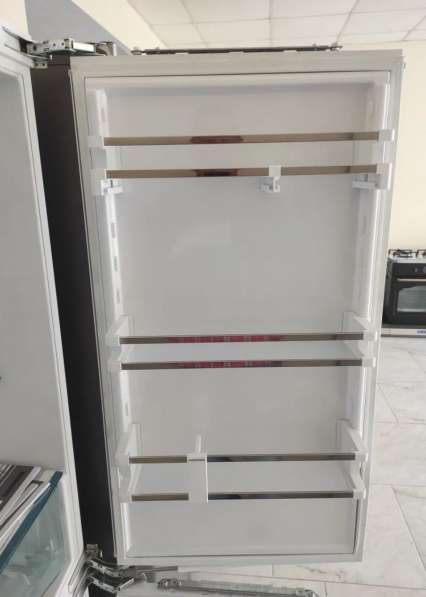 Холодильник встраиваемый с доводчиками Liebherr ICN 3376 НОВ в Тюмени фото 3