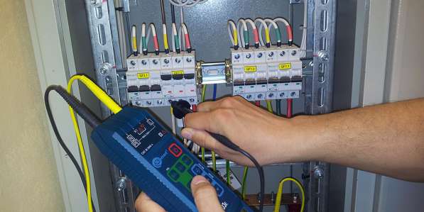 Услуги квалифицированного электрика в фото 29