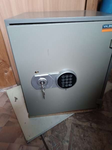 Продам несгораемый сейф в Кирово-Чепецке