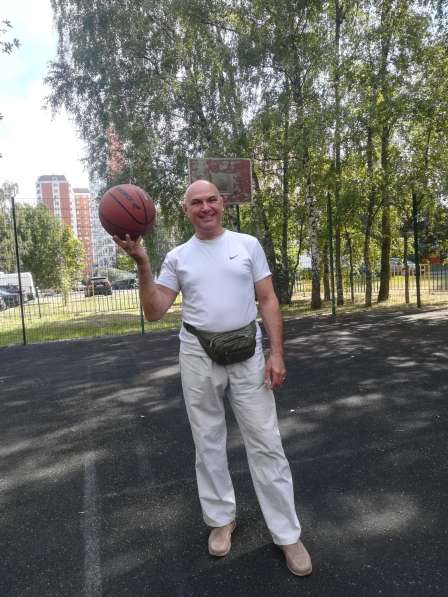 Игорь, 64 года, хочет пообщаться в Москве