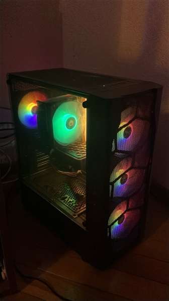 Игровой компьютер (реальным покупателям в торг есть)