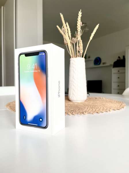 IPhone X 64GB A1901 в Москве