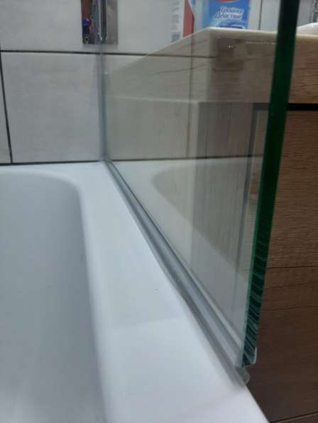 Душевая стеклянная перегородка из закаленного стекла в фото 3