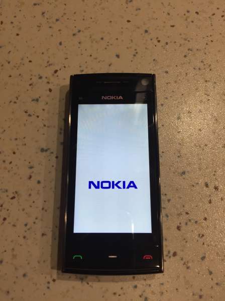Телефон Nokia X6. Б/У. В хорошем состоянии. Без царапин на э в Москве