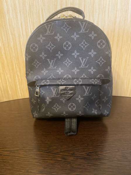 Рюкзак Louis Vuitton чёрный