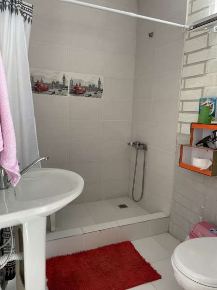 Сдается студийный домик на втором этаже в фото 5