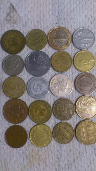 100 монет из 35 стран мира без повторов в Москве фото 5
